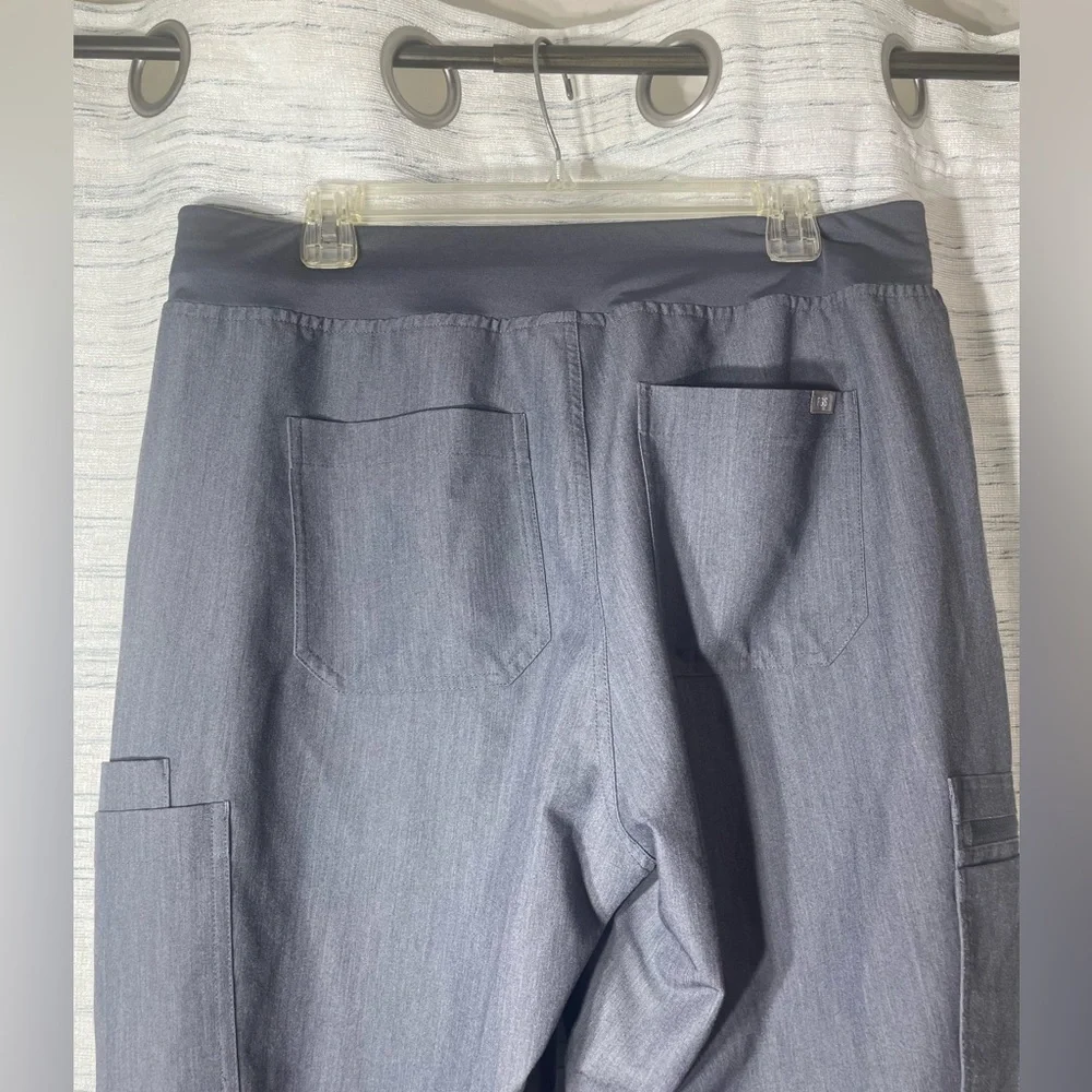 Brand: FIGS Kade Cargo Scrub Pants for Women and Men size XL - Picture 11 of 14